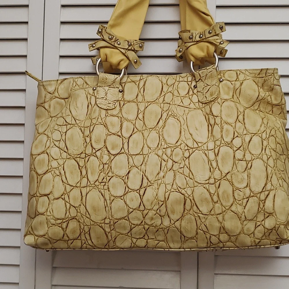 Ripani Yellow Ripple Embossed Leather Handbag - Picture 4 of 9